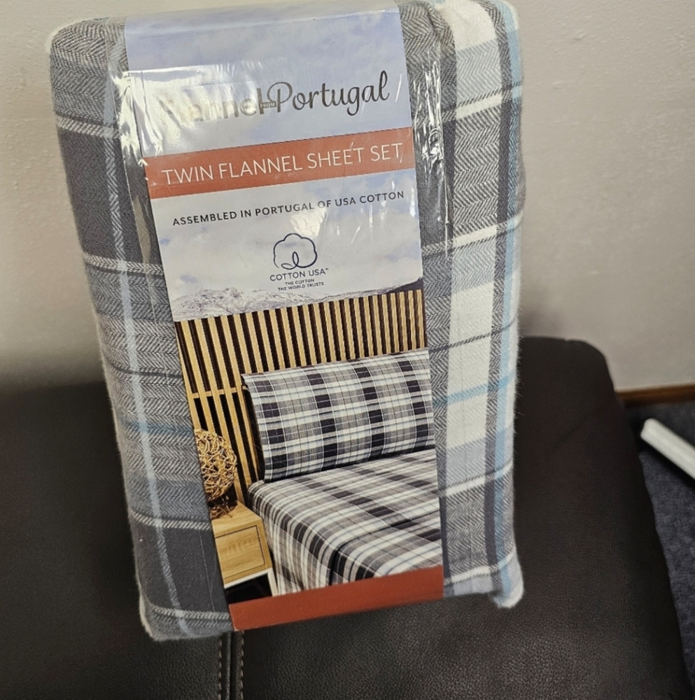 Portuguese Flannel 3-piece Sheet Set, Twin,  NWT, gray plaid